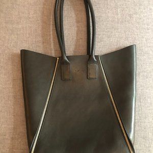 FLEET ILYA ZIPPER TOTE